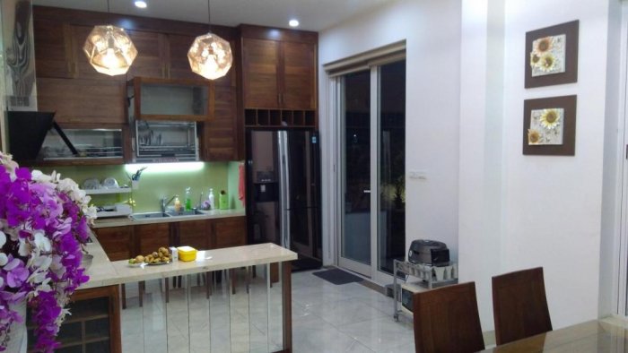 Spacious detached villa for rent in Vinhomes Riverside with bright and airy area 6