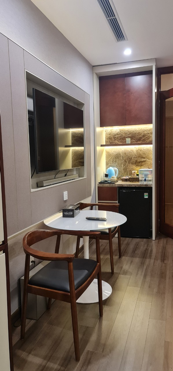 Studio apartment for rent, fully furnished, high floor, building S1 at Vinhomes Symphony 4