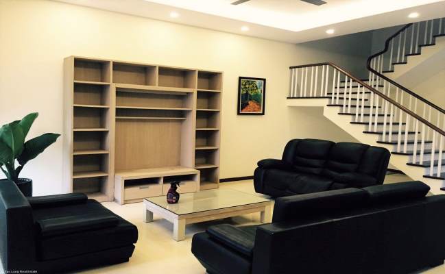 Stunning 4 bedroom villa with river view for rent in Vinhomes Riverside, Long Bien, Hanoi 2
