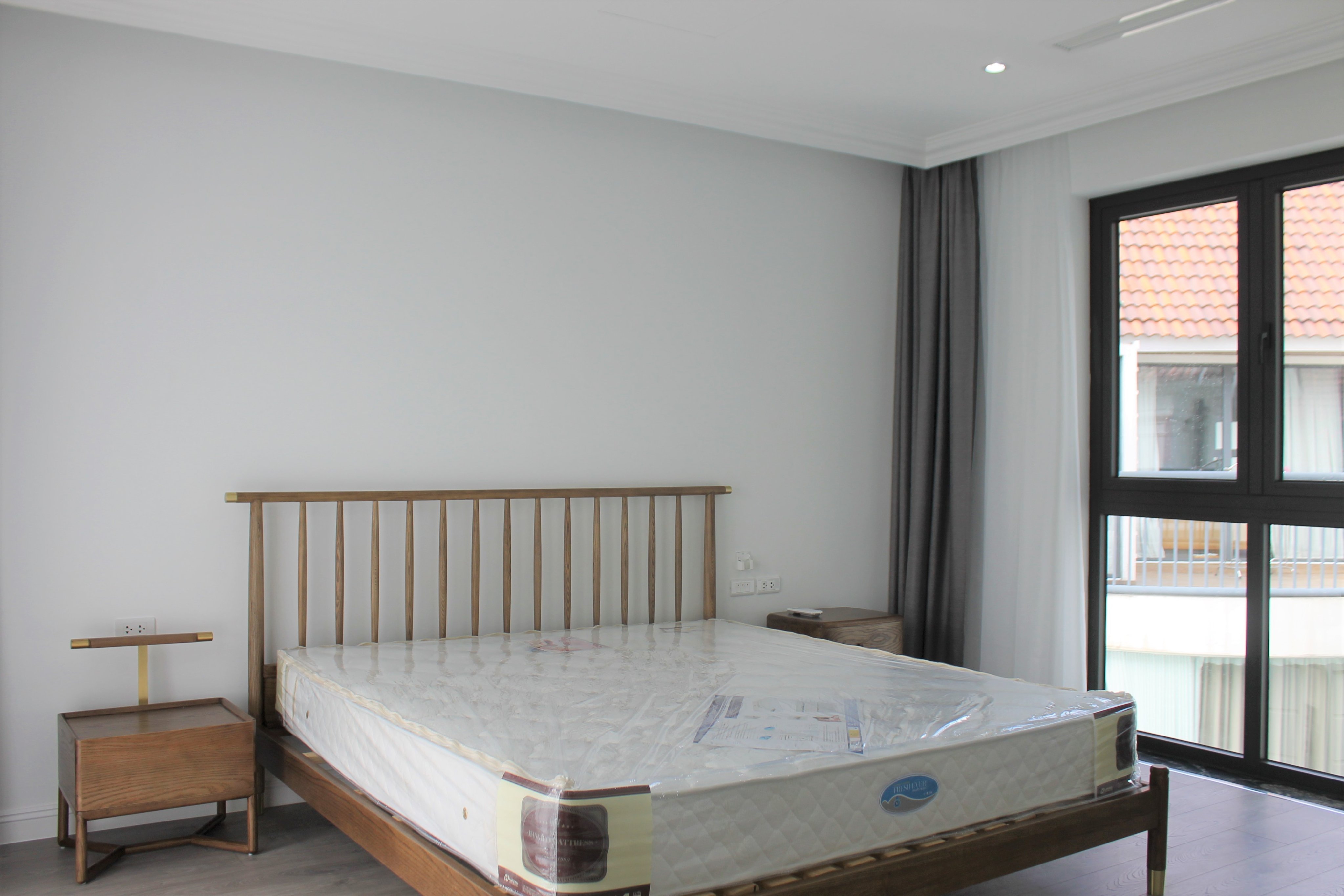 Stylish Elegant Furnished Property for rent in the middle of Vinhomes Riverside area 14