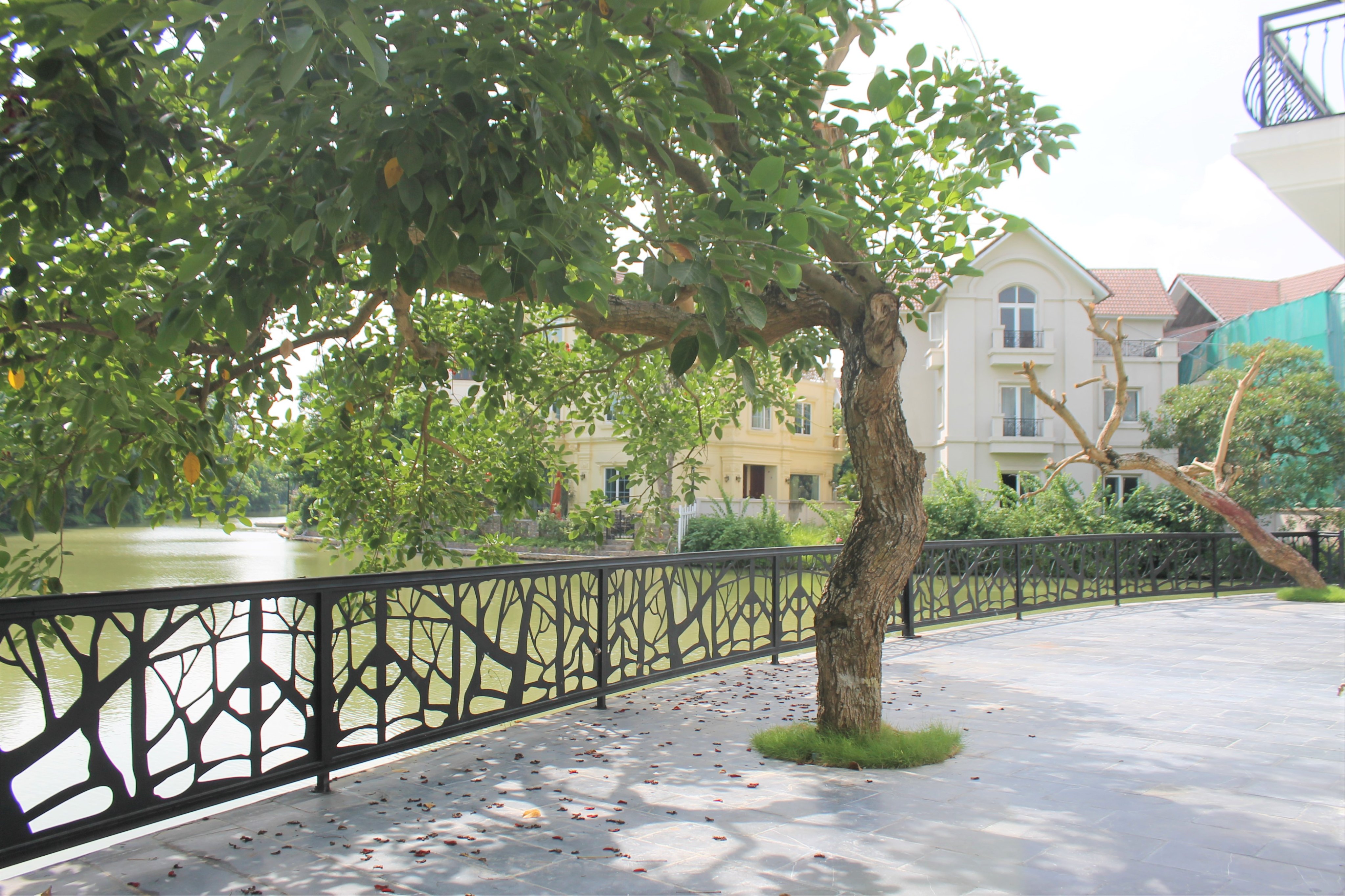 Stylish Elegant Furnished Property for rent in the middle of Vinhomes Riverside area 4