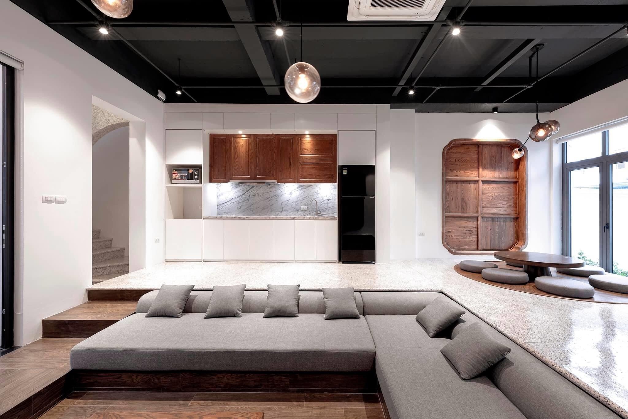 The full furniture new villa in Nguyet Que at Vinhomes Riverside The Harmony for rent 5