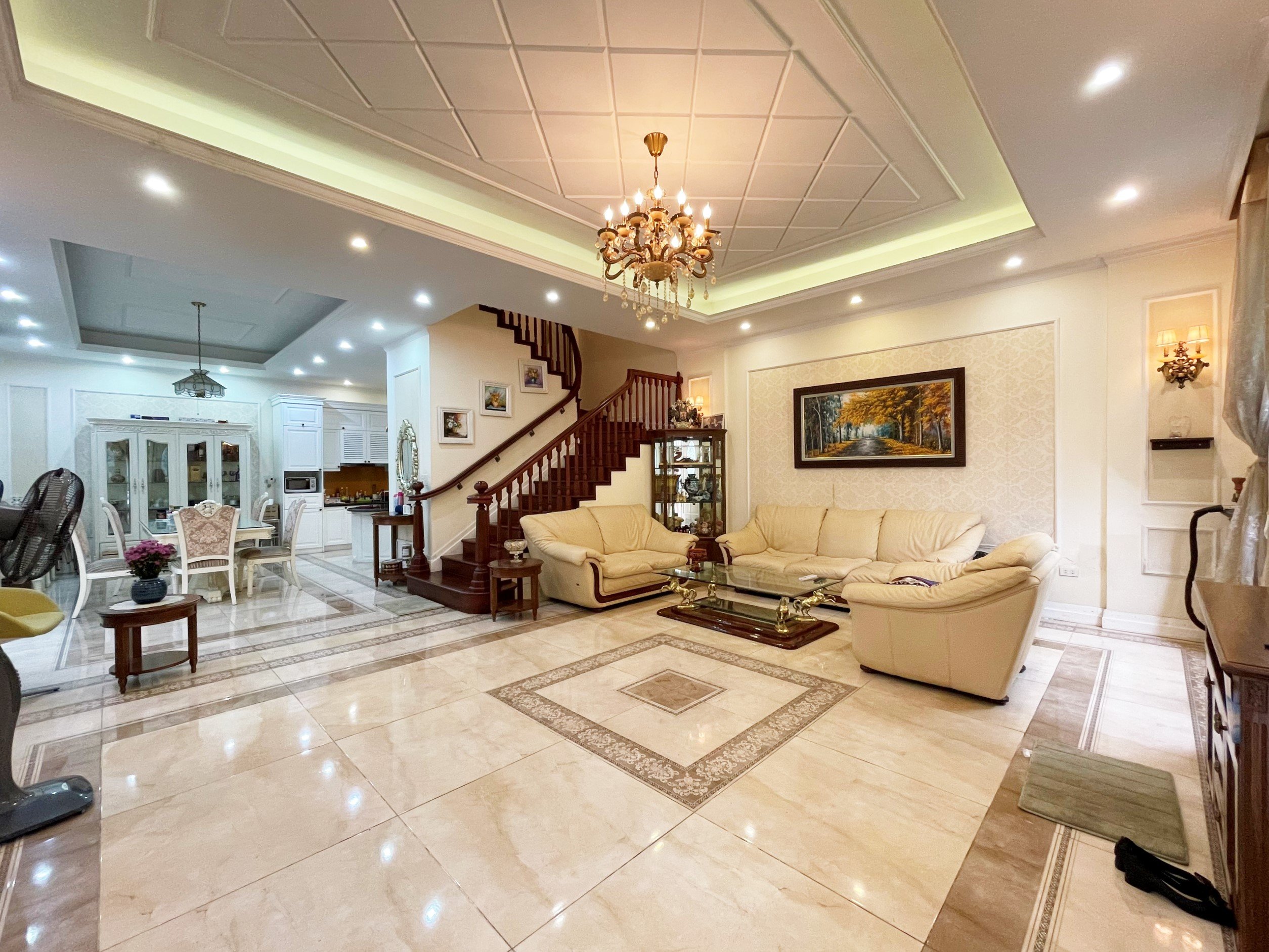 The luxury Duplex full furniture Villa in Anh Dao of Vinhomes Riverside for rent only 1730$/month 1