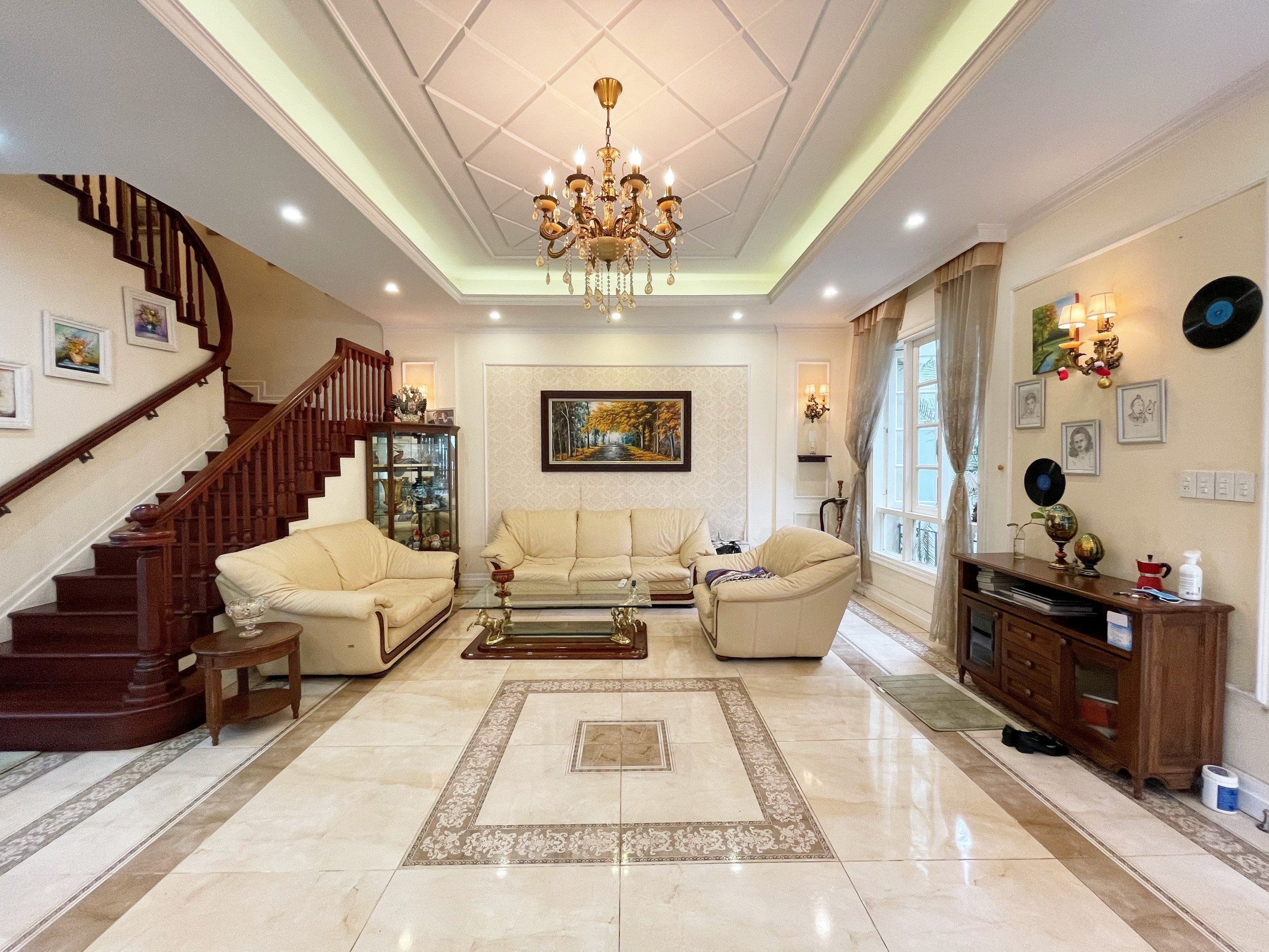 The luxury Duplex full furniture Villa in Anh Dao of Vinhomes Riverside for rent only 1730$/month 4