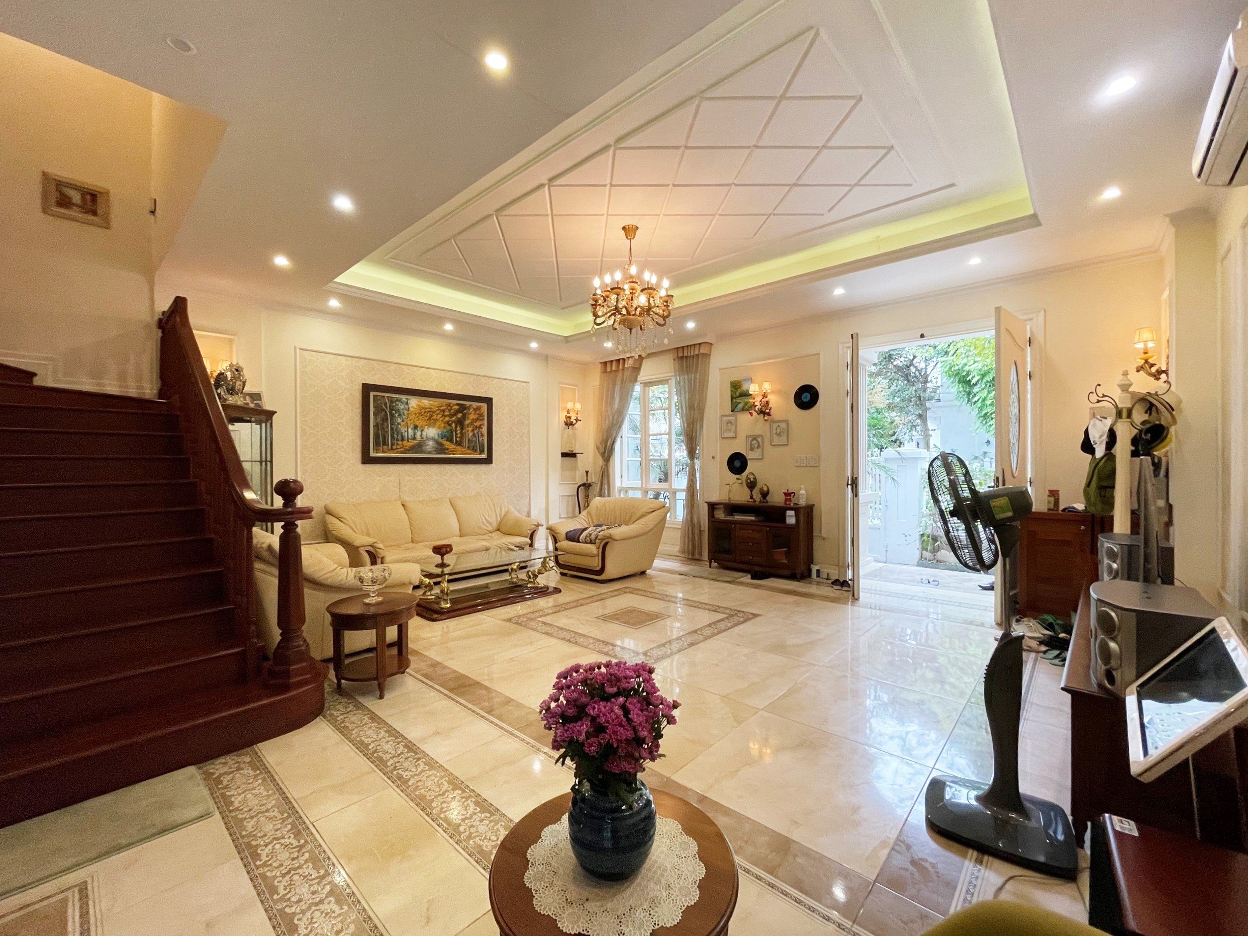 The luxury Duplex full furniture Villa in Anh Dao of Vinhomes Riverside for rent only 1730$/month 6