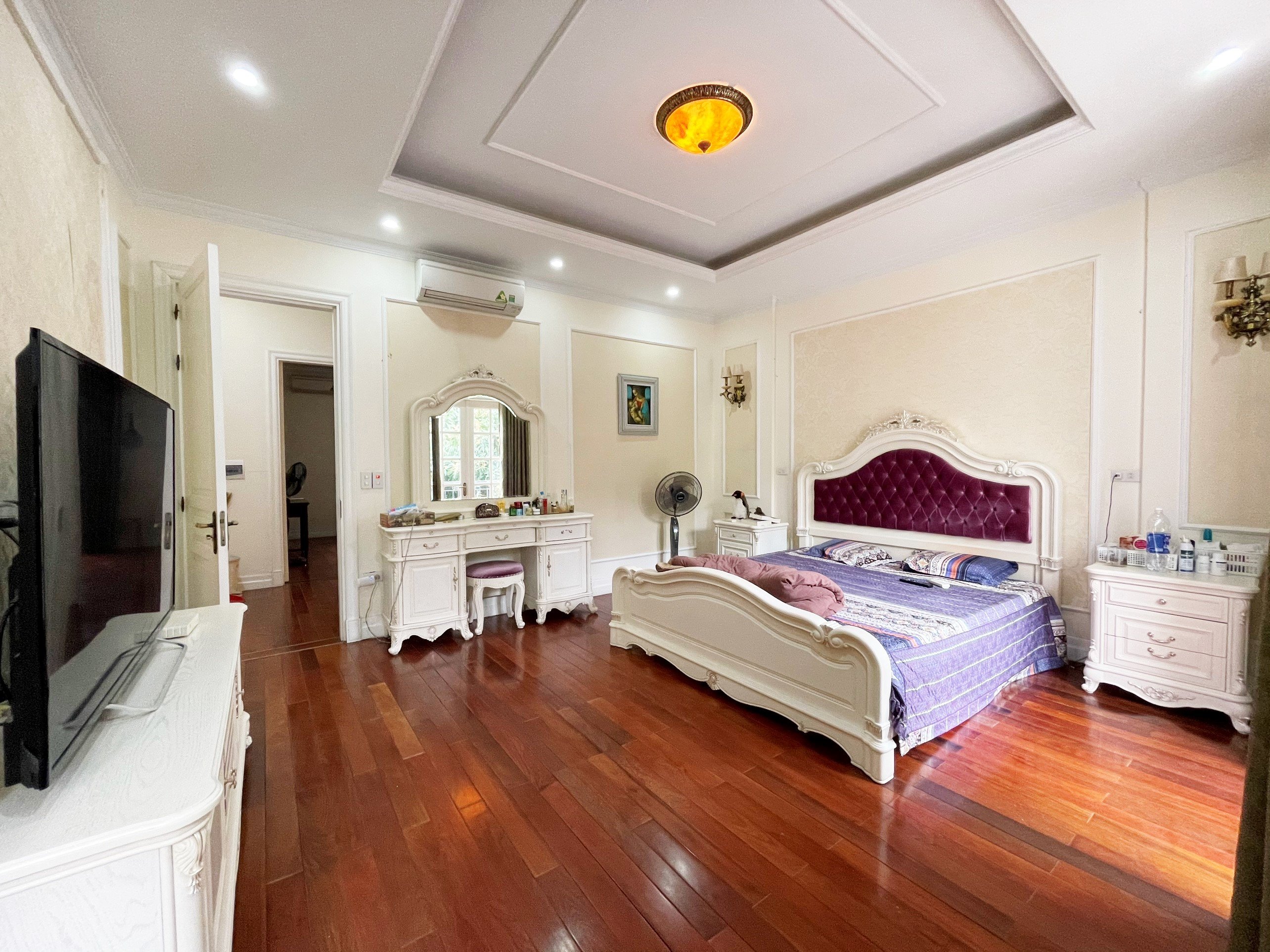 The luxury Duplex full furniture Villa in Anh Dao of Vinhomes Riverside for rent only 1730$/month 7