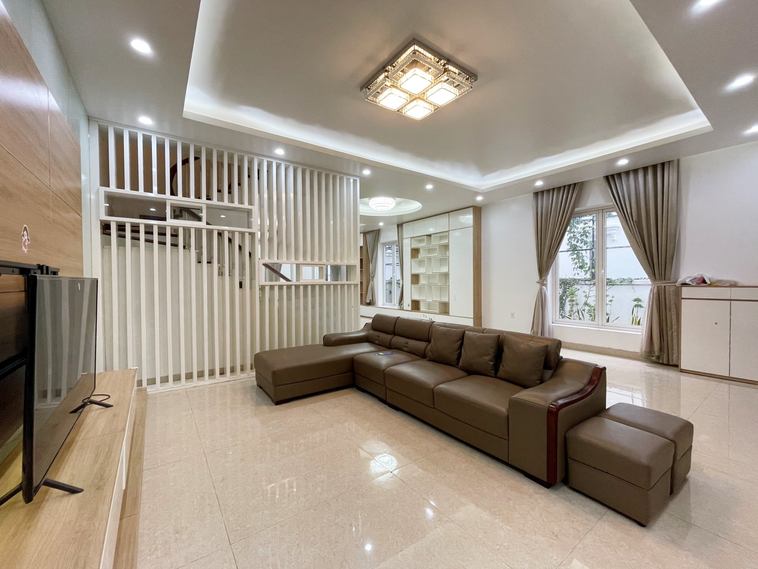 The luxury villa full furniture for rent in Vinhome Riverside only ~1700 usd/month 4