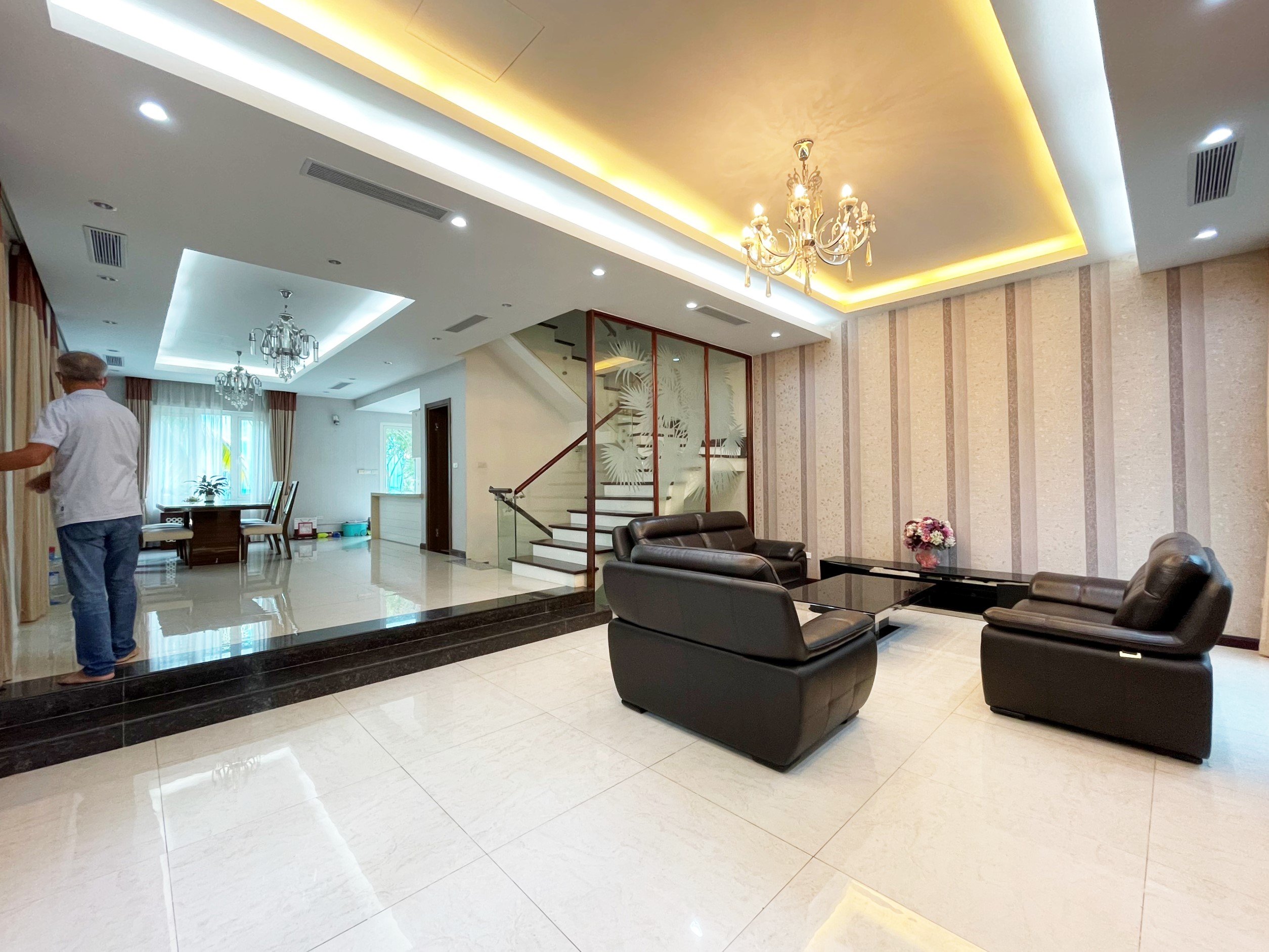 The luxury villa in Bang Lang 283 m2, 5 beds with gym and recreation room, full high quality imported furniture for rent only 2840 usd/ month 4