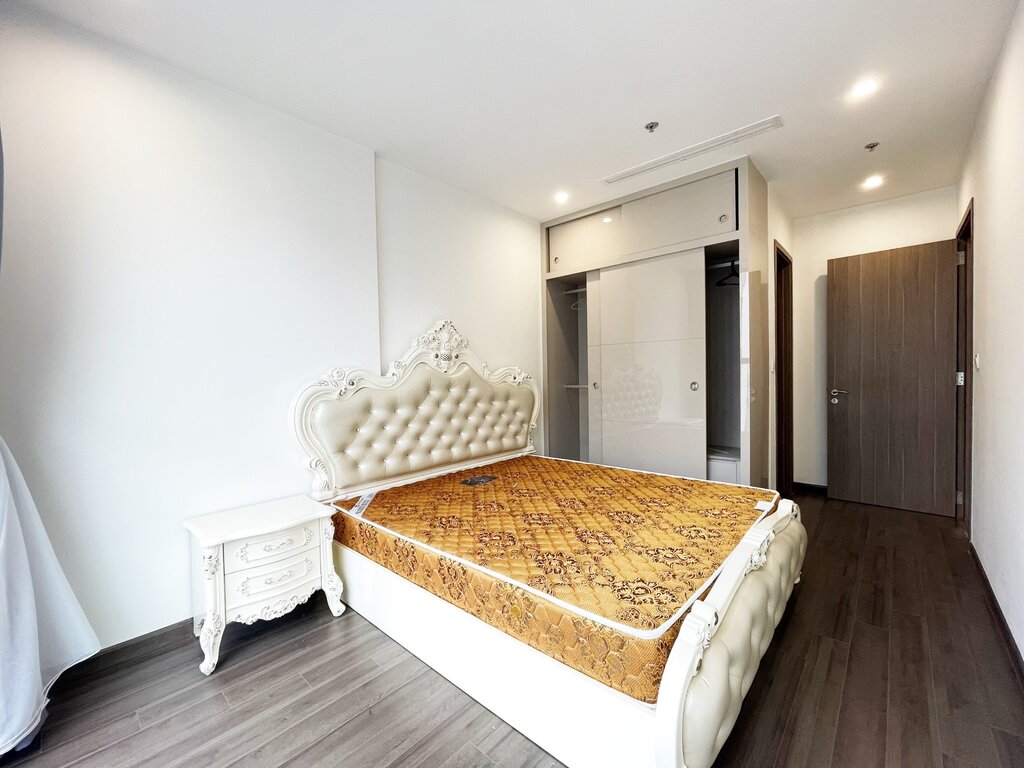 Two Bathrooms Apartment for rent in Vinhomes Symphony, Long Bien 9