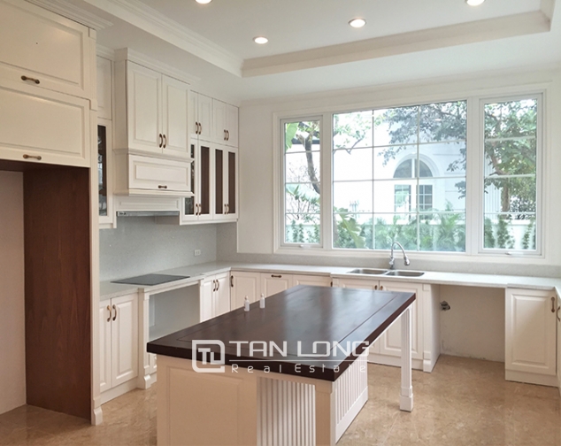 Unfurnished villa with 3 bedroom to rent in Hoa Sua road, Vinhomes Riverside, Long Bien 3