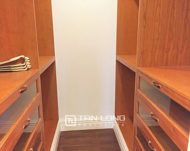 Unfurnished villa with 3 bedroom to rent in Hoa Sua road, Vinhomes Riverside, Long Bien 5