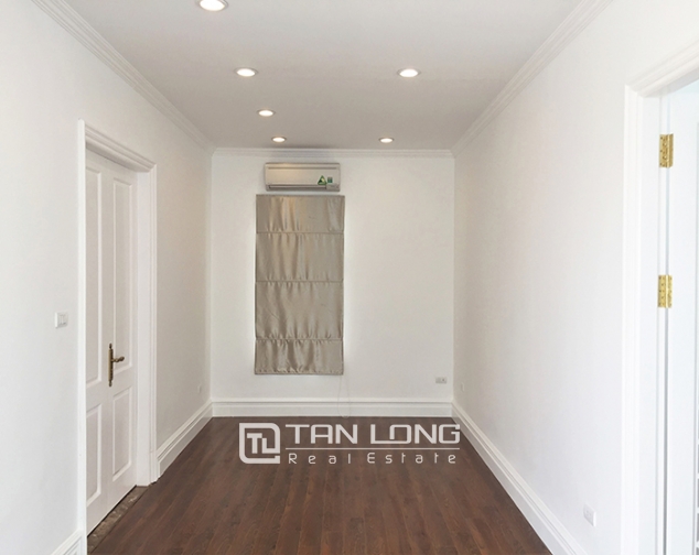 Unfurnished villa with 3 bedroom to rent in Hoa Sua road, Vinhomes Riverside, Long Bien 7