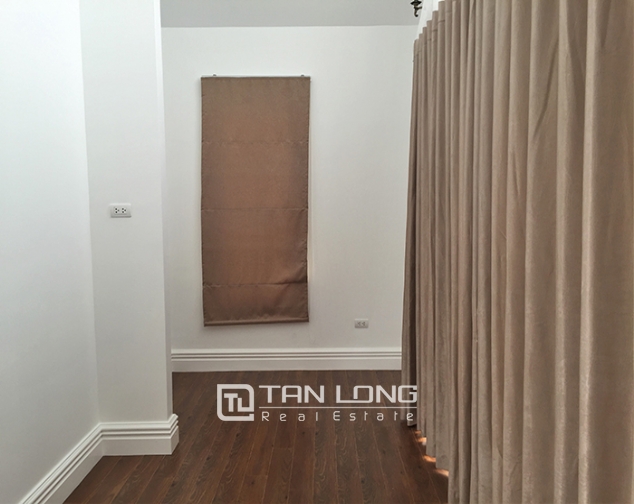 Unfurnished villa with 3 bedroom to rent in Hoa Sua road, Vinhomes Riverside, Long Bien 8