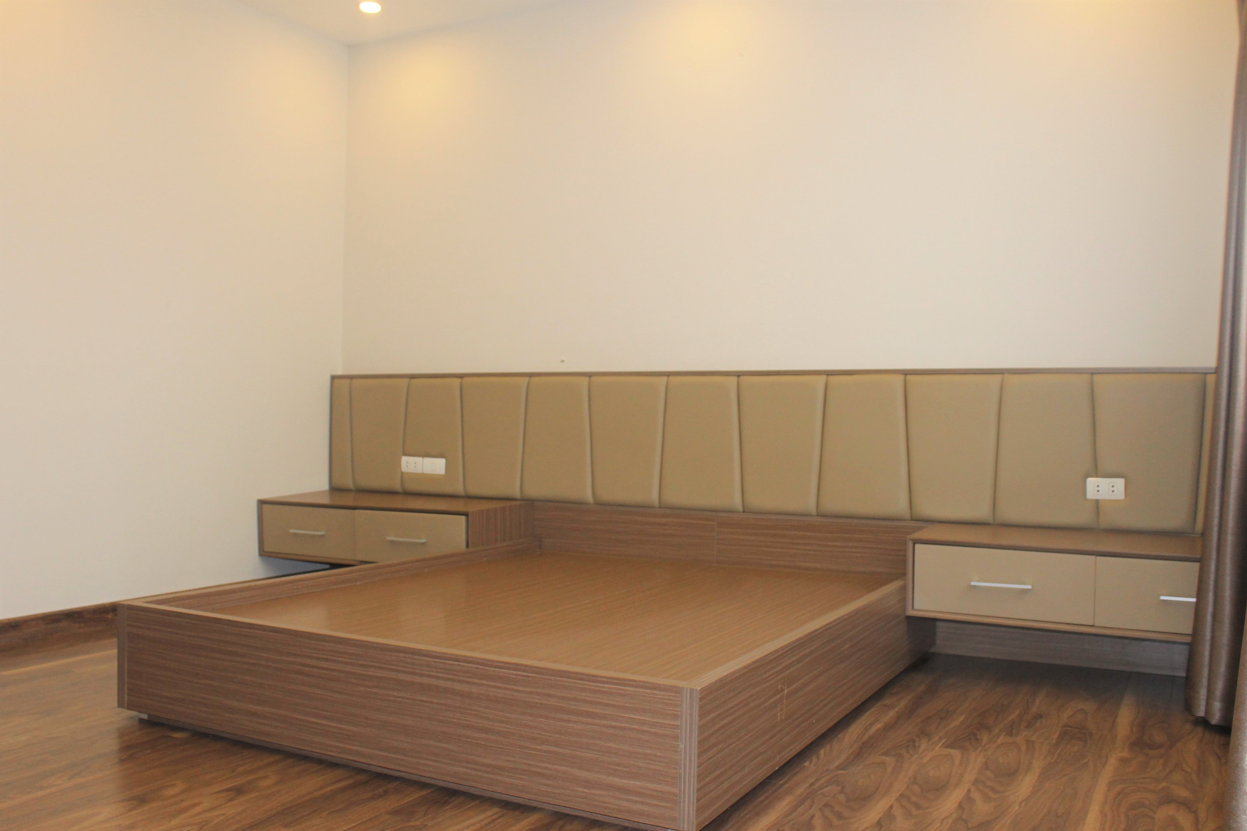 Villa 165 sqm, 3 Beds full furniture in Vinhomes Riverside for rent only 1530 USD/ month 10