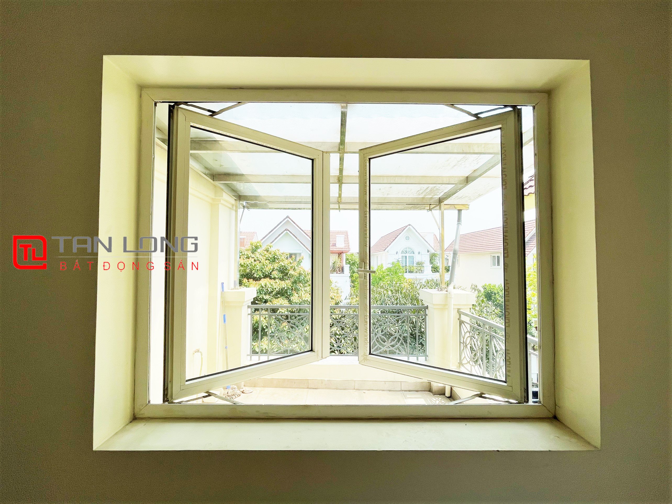 Villa for rent Hoa Sua near BIS International School at Vinhomes Riverside Long Bien 15