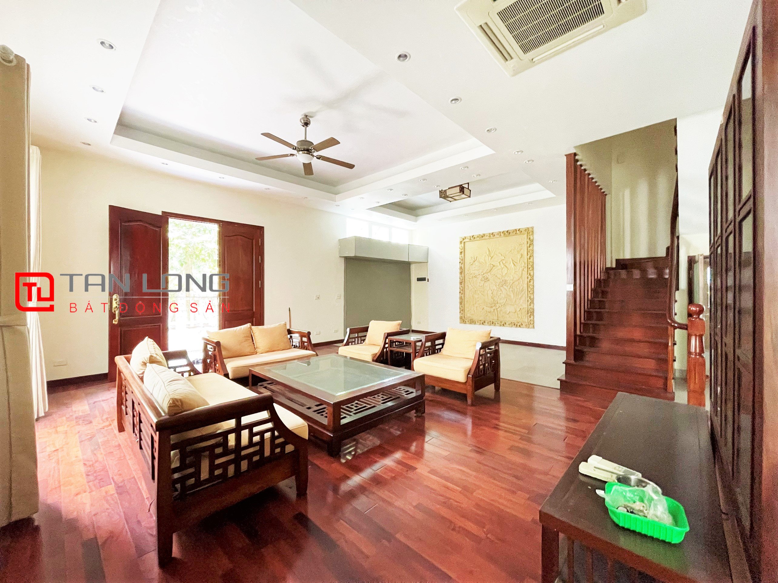 Villa for rent Hoa Sua near BIS International School at Vinhomes Riverside Long Bien 3