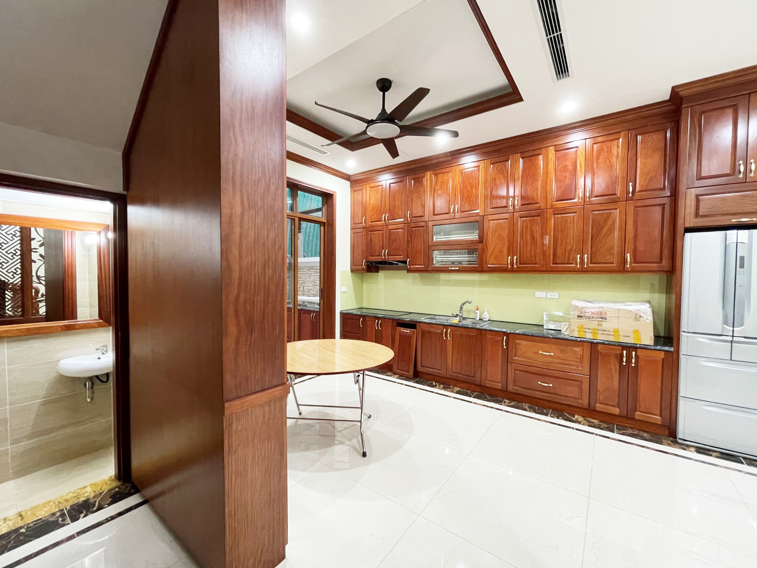 Villa for rent in Nguyet Que Vinhomes The Harmony only 1500 usd/ month 3