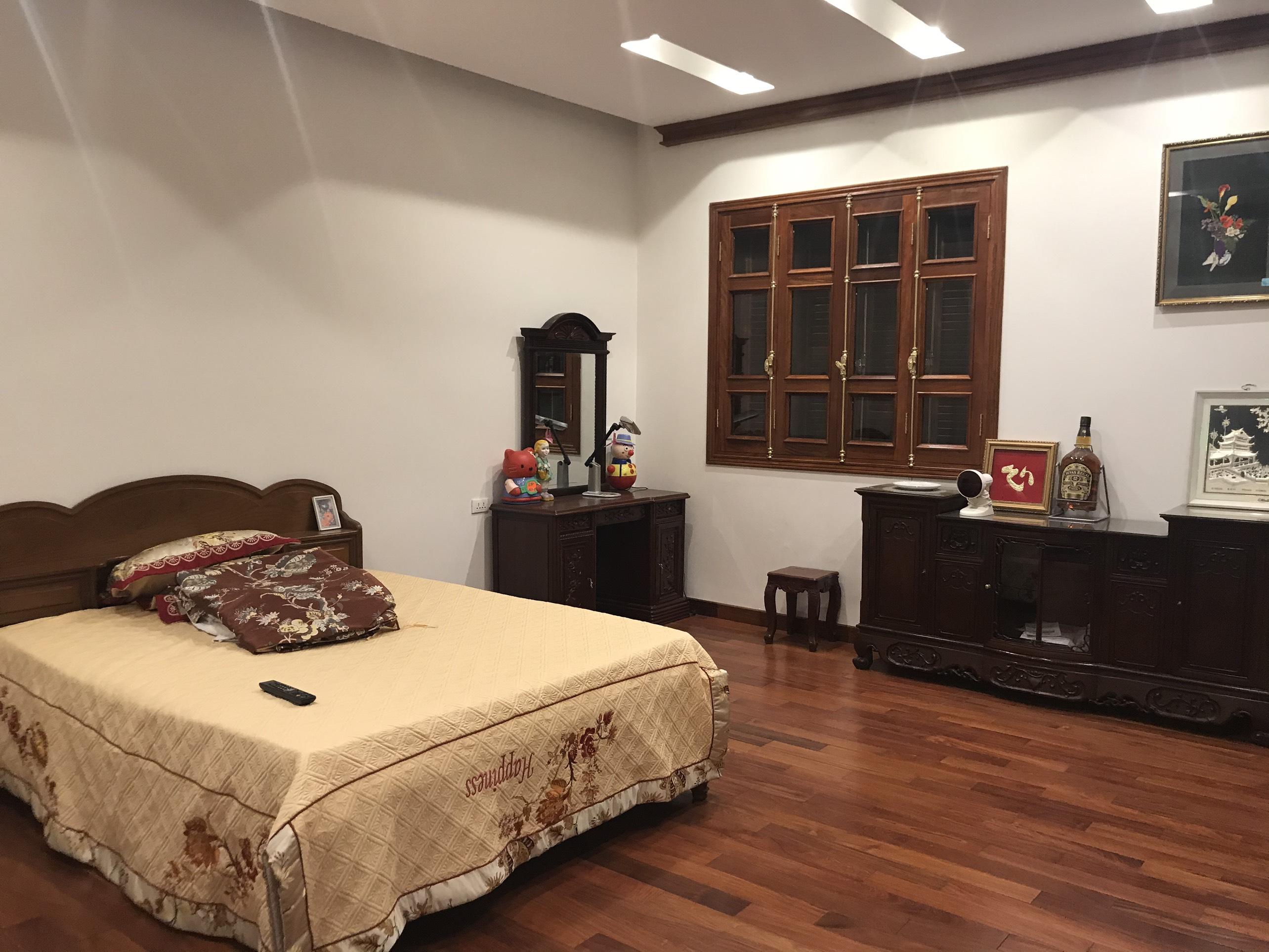 Villa for rent with high class furnished in Anh Dao 10 - Vinhomes Riverside 9