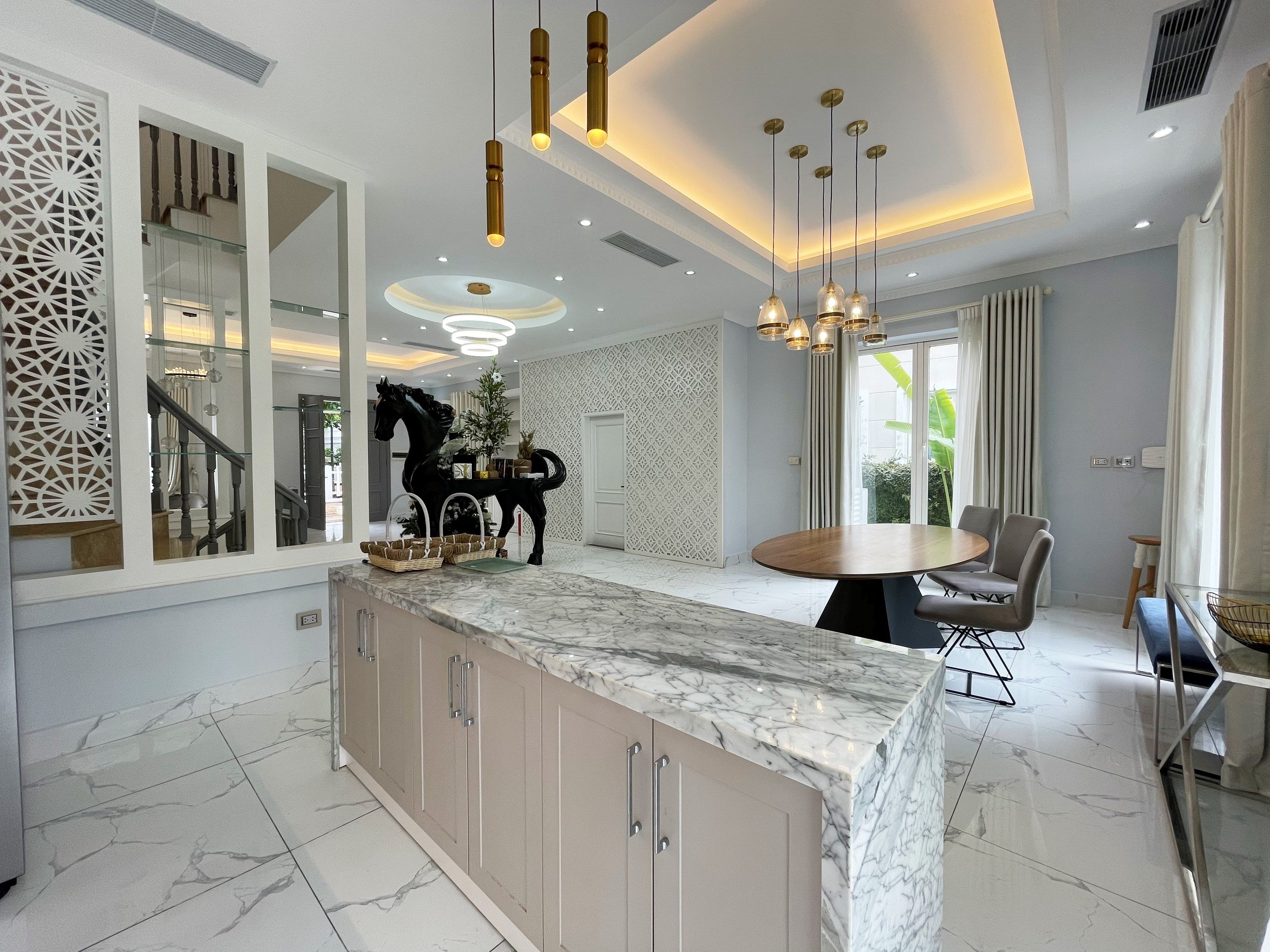 Villa in Bang Lang Vinhomes Riverside, 250 sqm, 3 bed rooms, 3 floors 1 lobby full furniture for rent only 3056 usd/ month 8