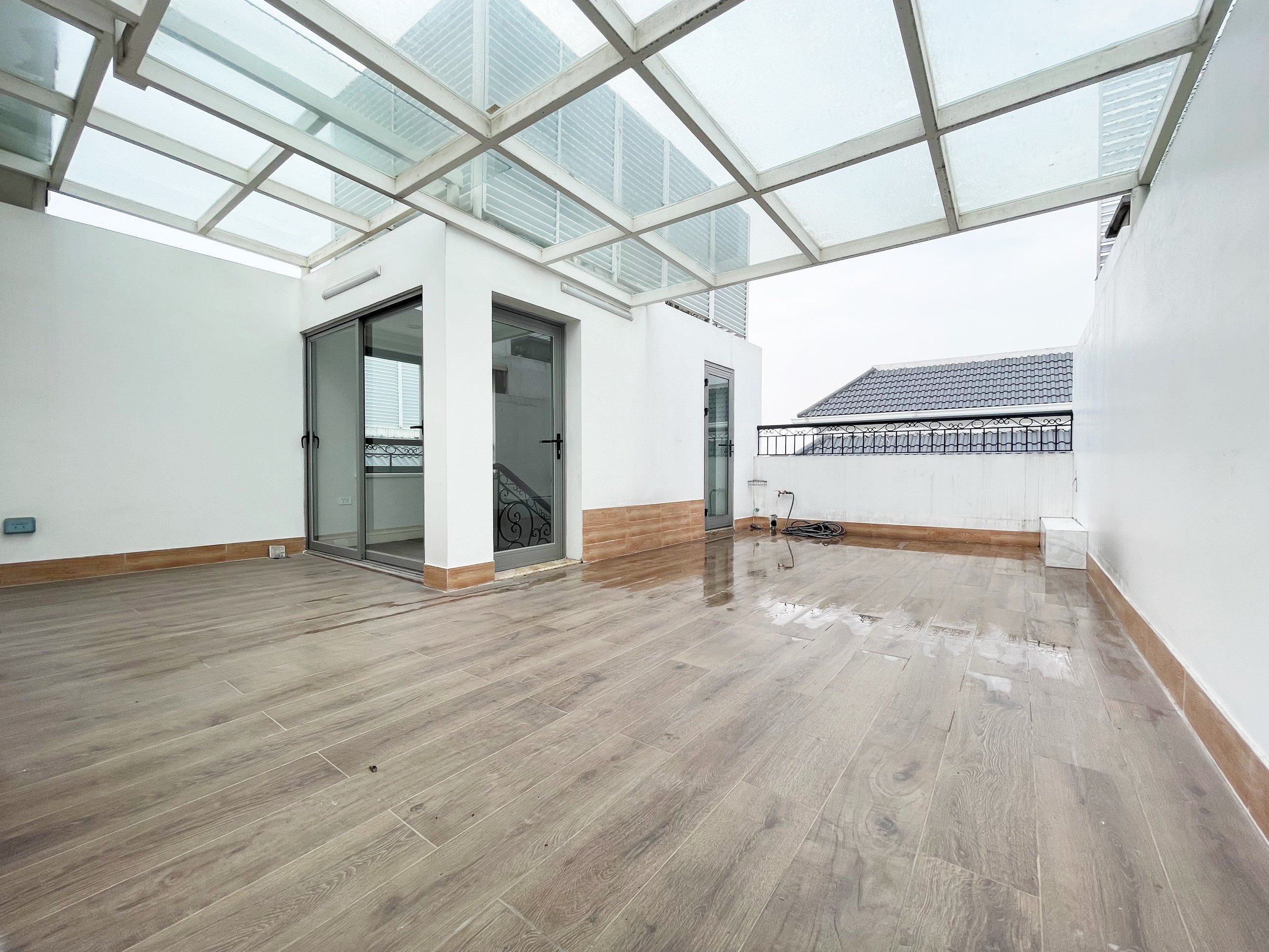 Villa in Tuylip Vinhomes The Harmony full furniture 120 sqm, 4 bed rooms, nearby the lake 15