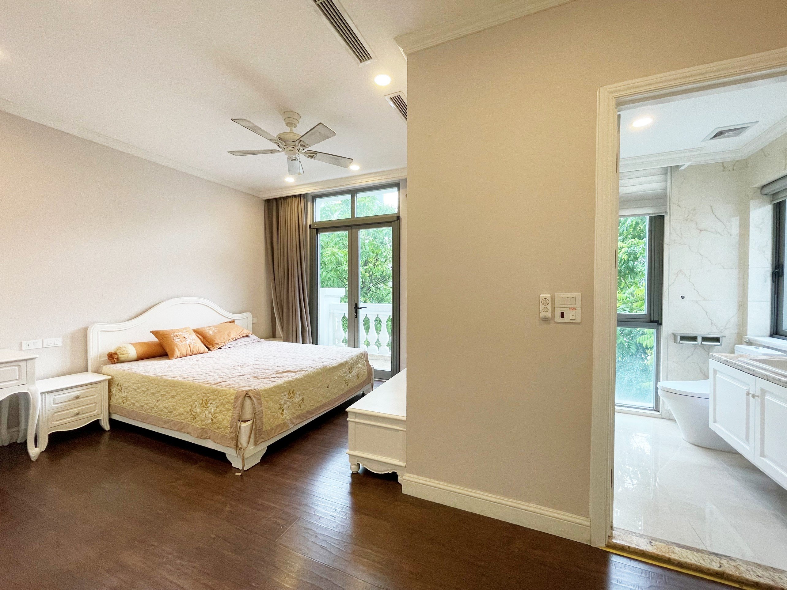 Villa in Tuylip Vinhomes The Harmony full furniture 120 sqm, 4 bed rooms, nearby the lake 4