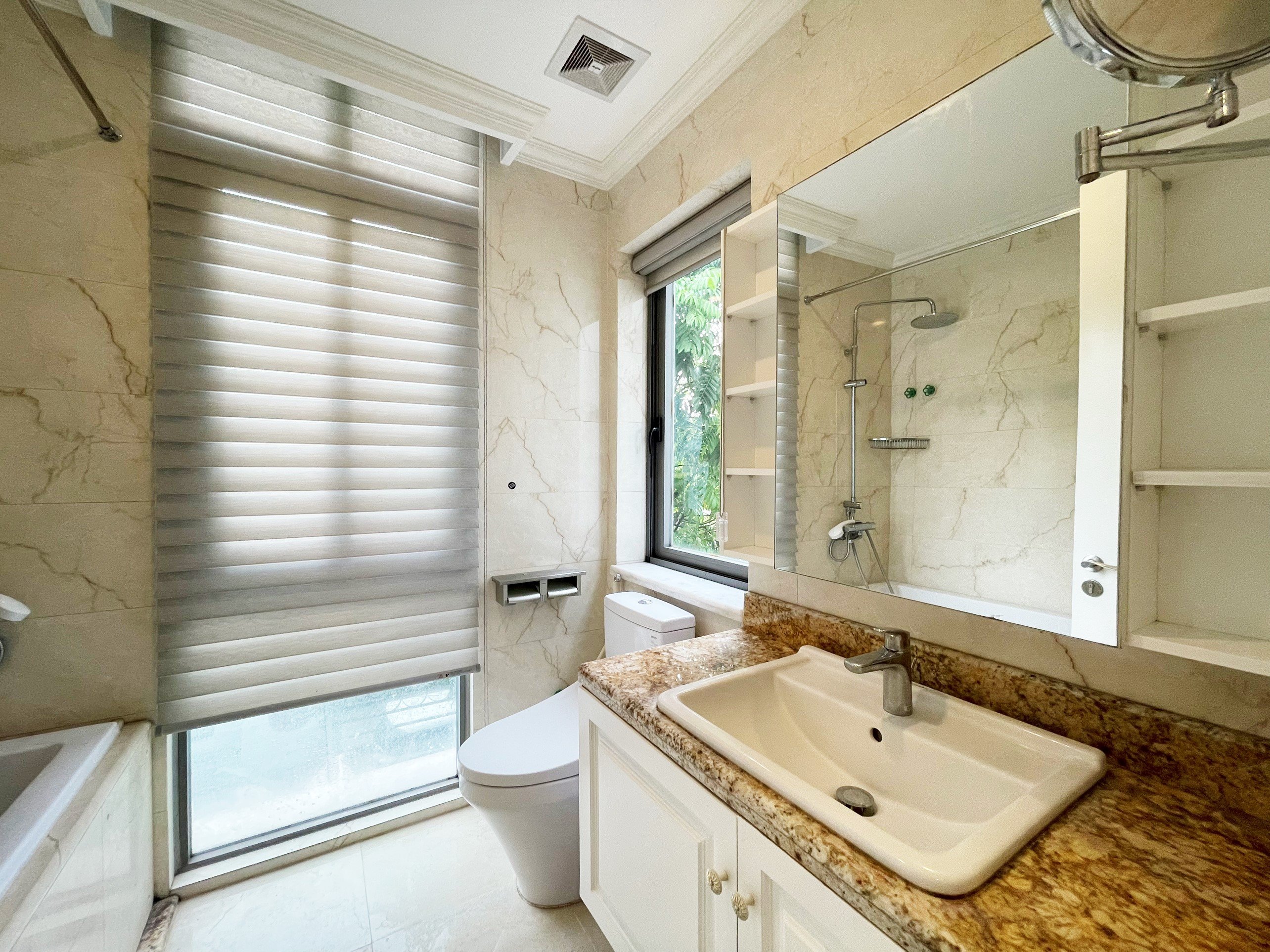 Villa in Tuylip Vinhomes The Harmony full furniture 120 sqm, 4 bed rooms, nearby the lake 5