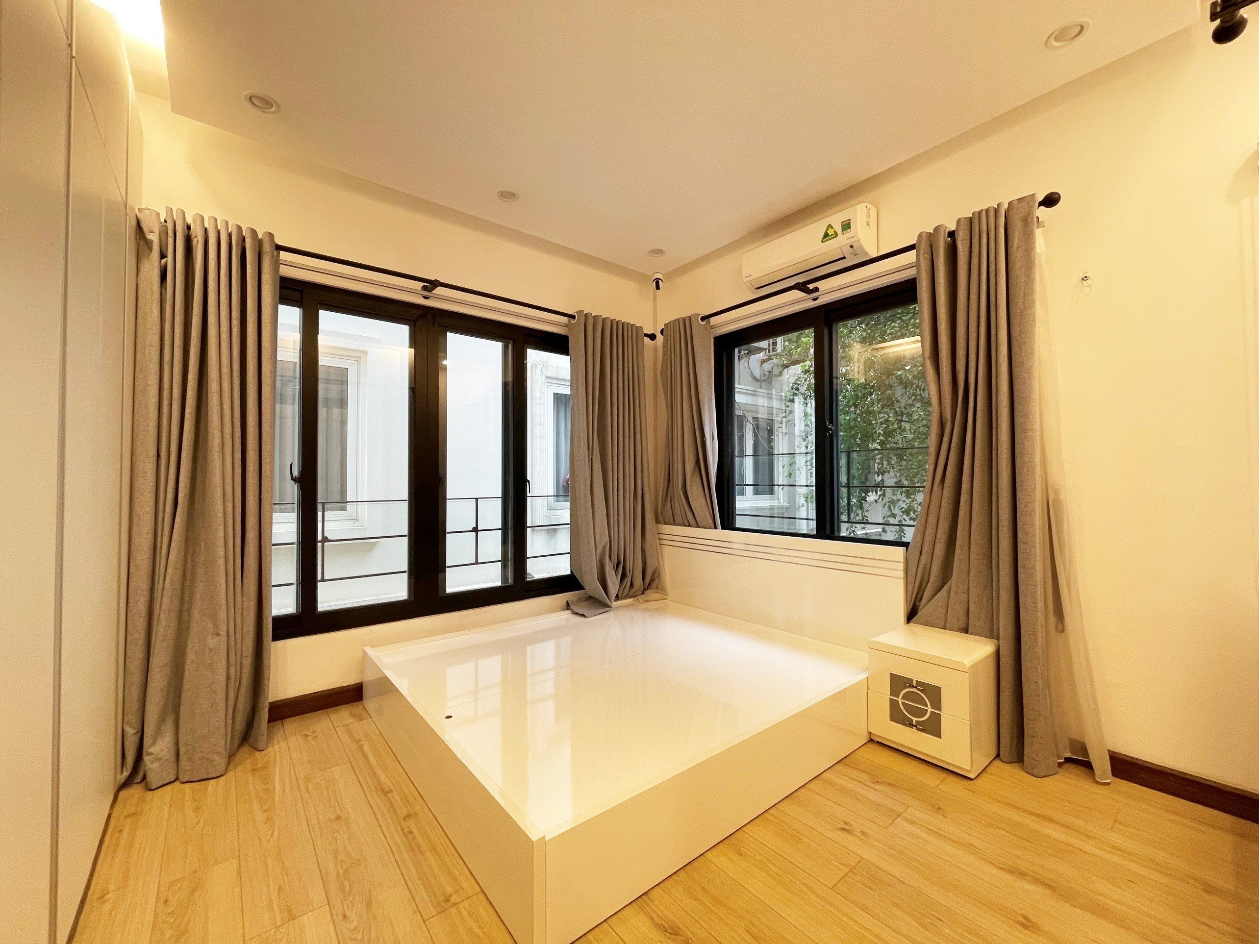 Villa in Vinhome Riverside 5 bedroom 5WC Model for rent 10