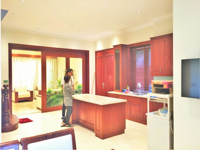 Vinhomes Riverside Long Bien, nice 4 bedroom villa in secured place for lease 5