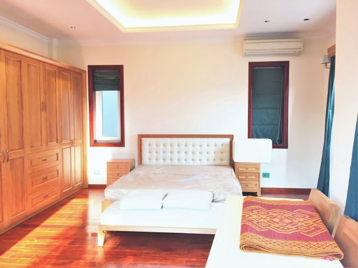 Vinhomes Riverside Long Bien, nice 4 bedroom villa in secured place for lease 8