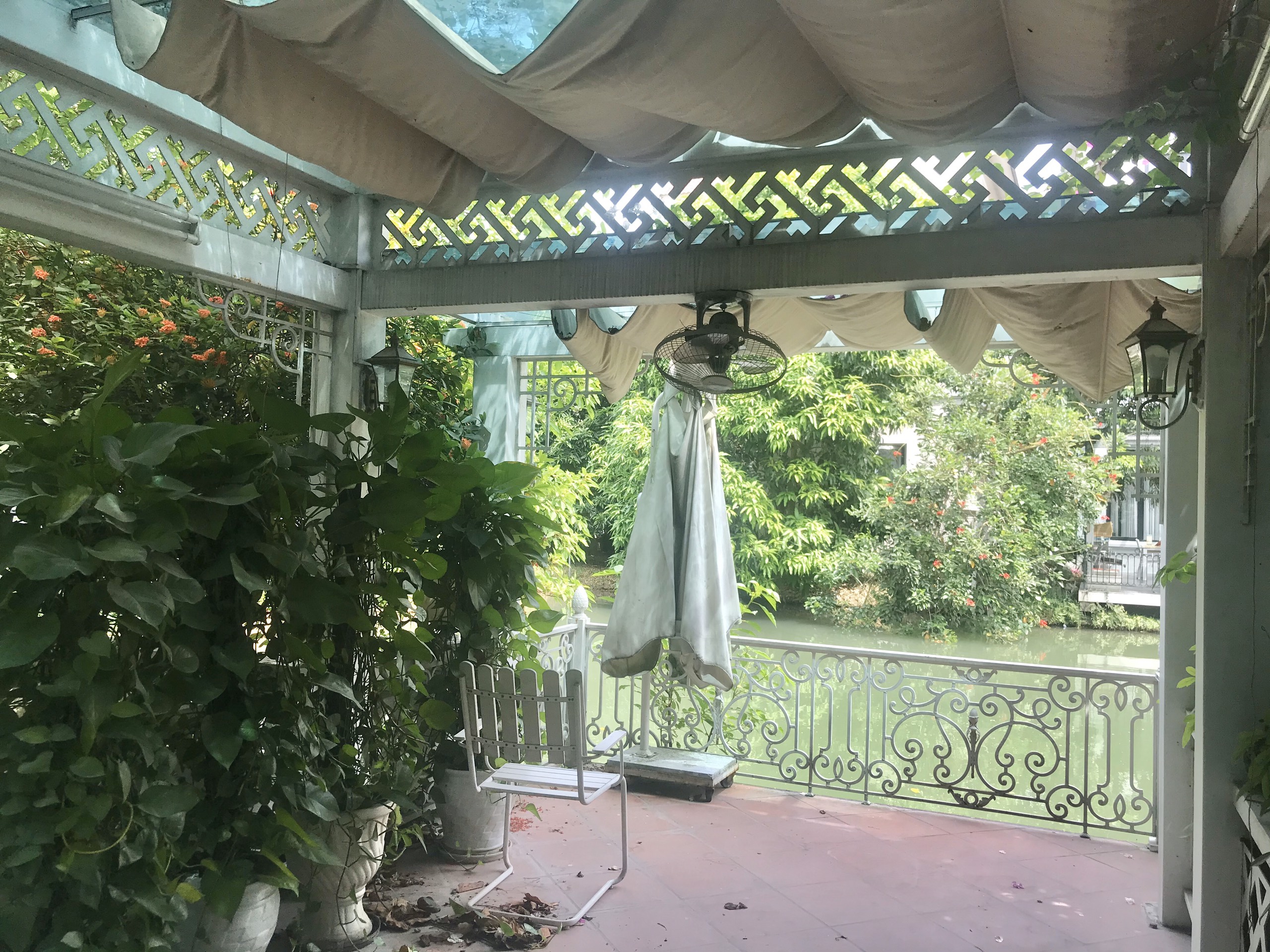 Vinhomes Riverside Lovely Garden Furnished Villa For Rent. Close to BIS, ALMAZ 4