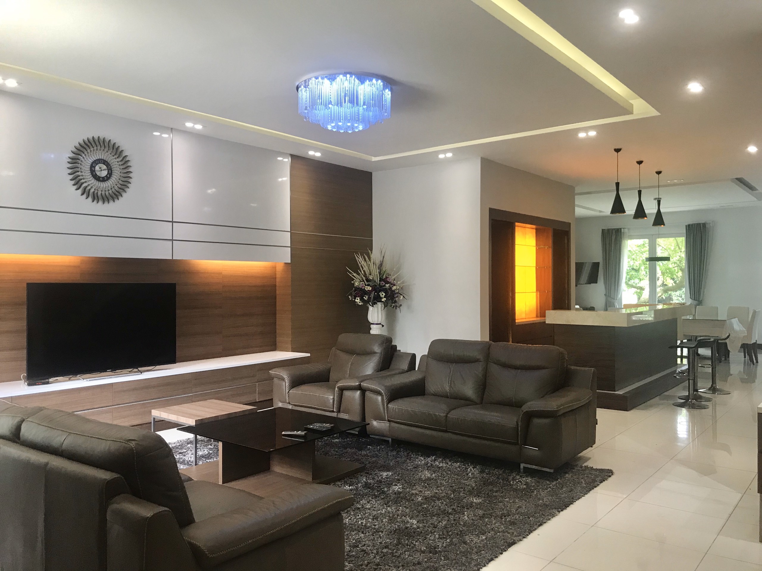 Vinhomes Riverside Lovely Garden Furnished Villa For Rent. Close to BIS, ALMAZ 5