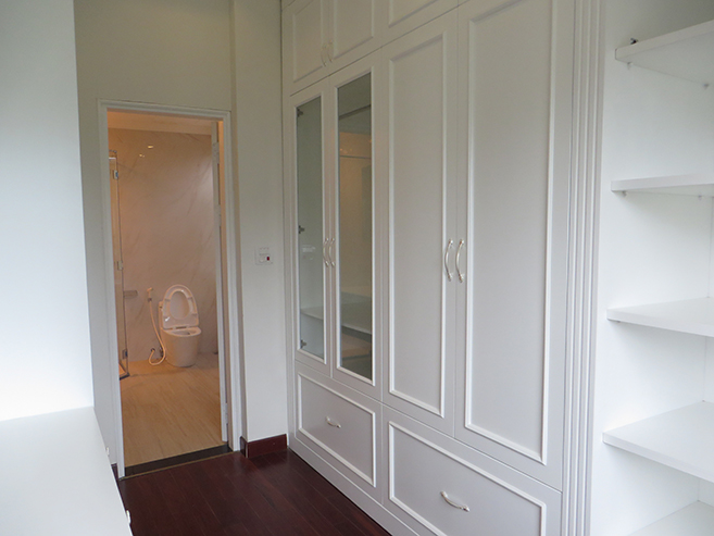Vinhomes Riverside: renting 250m2 villa in Hoa Lan road, modern design, full furniture 11