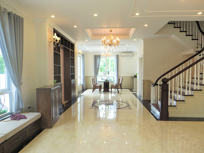 Vinhomes Riverside: renting 250m2 villa in Hoa Lan road, modern design, full furniture 2