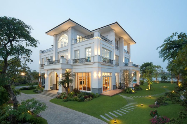 Flamboyant villas in Vinhomes Riverside 